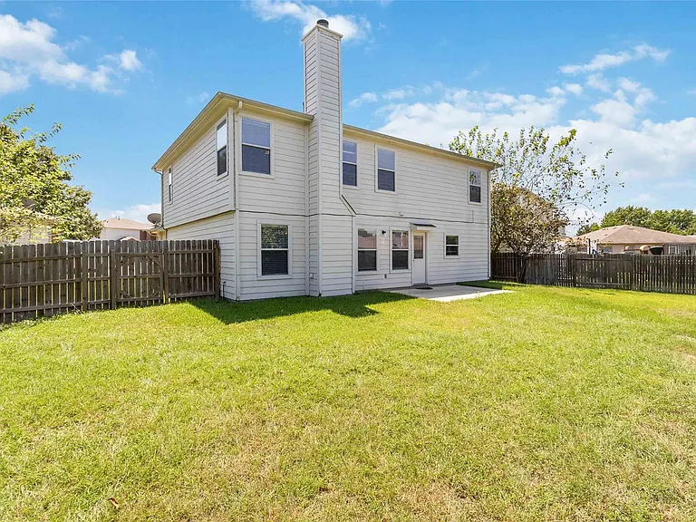 401 Spruce Dr — Photo 31
