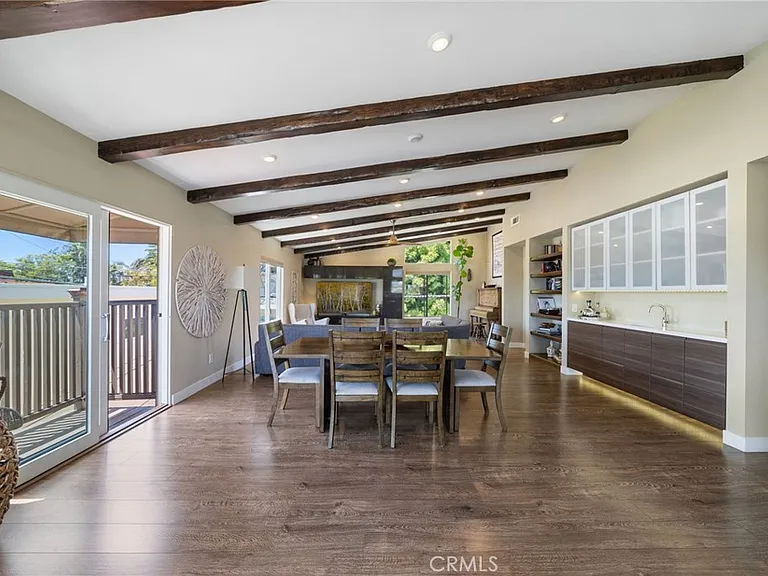 215 Monterey Dr — Photo 10