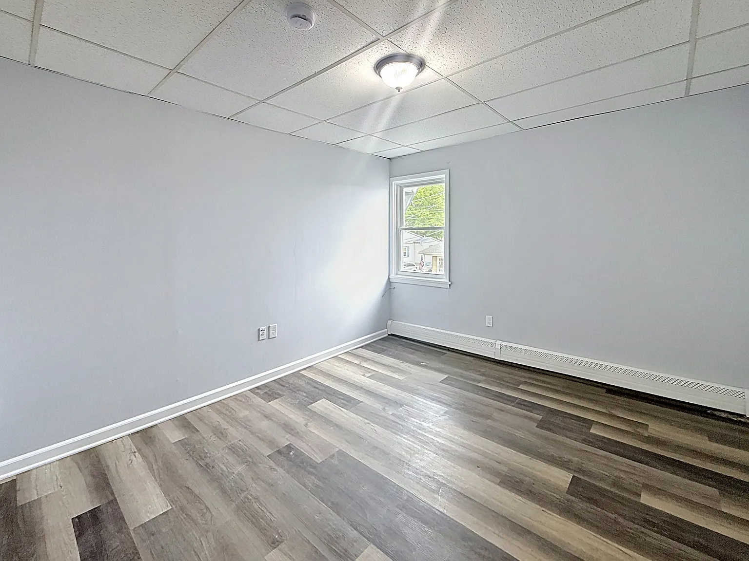 2 bed, 950 sqft, $2,200 — Photo 3