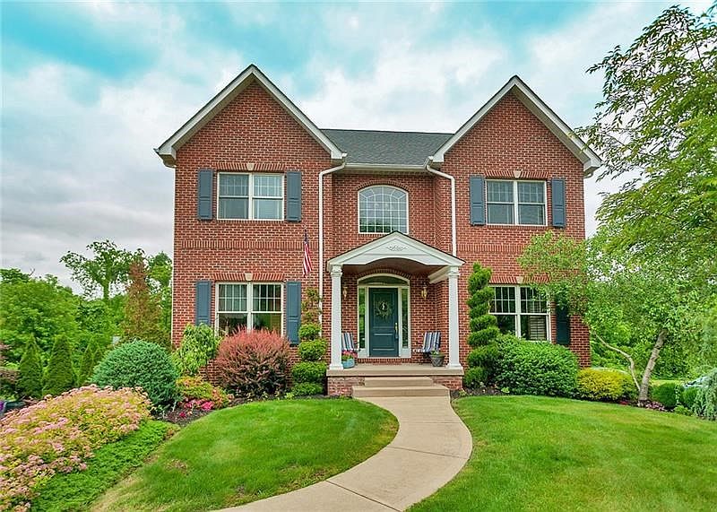 1st image of 320 Thornwood Dr