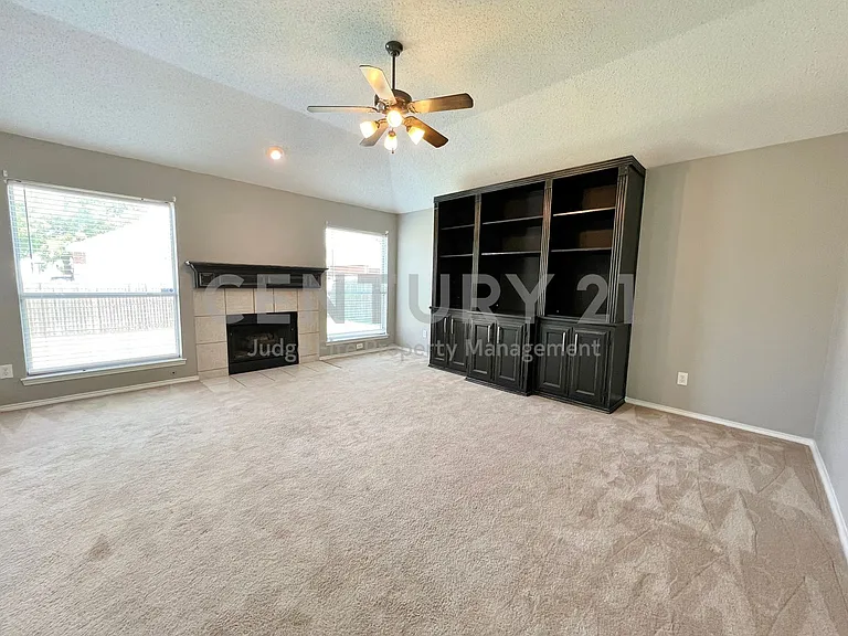 7700 Glenoaks Dr — Photo 8
