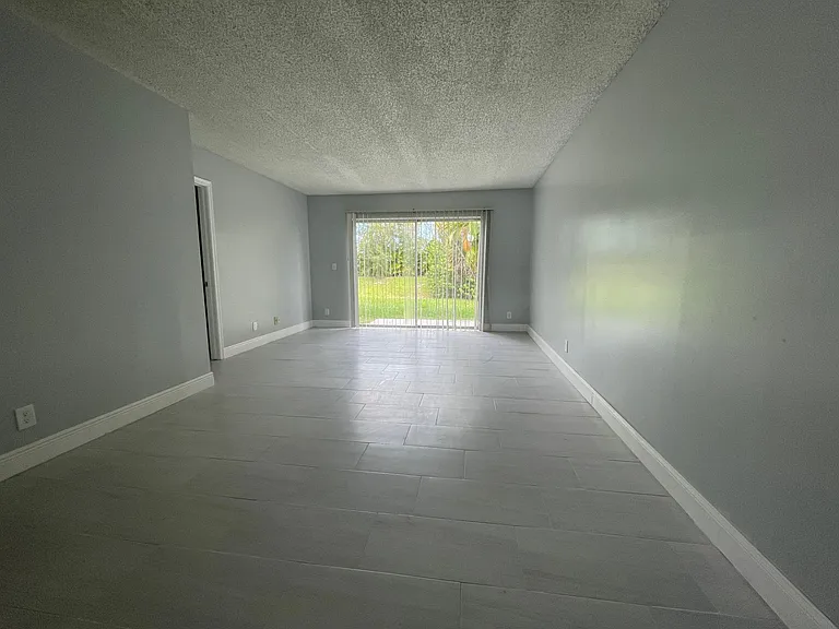 10169 Twin Lakes Dr #33 — Photo 1