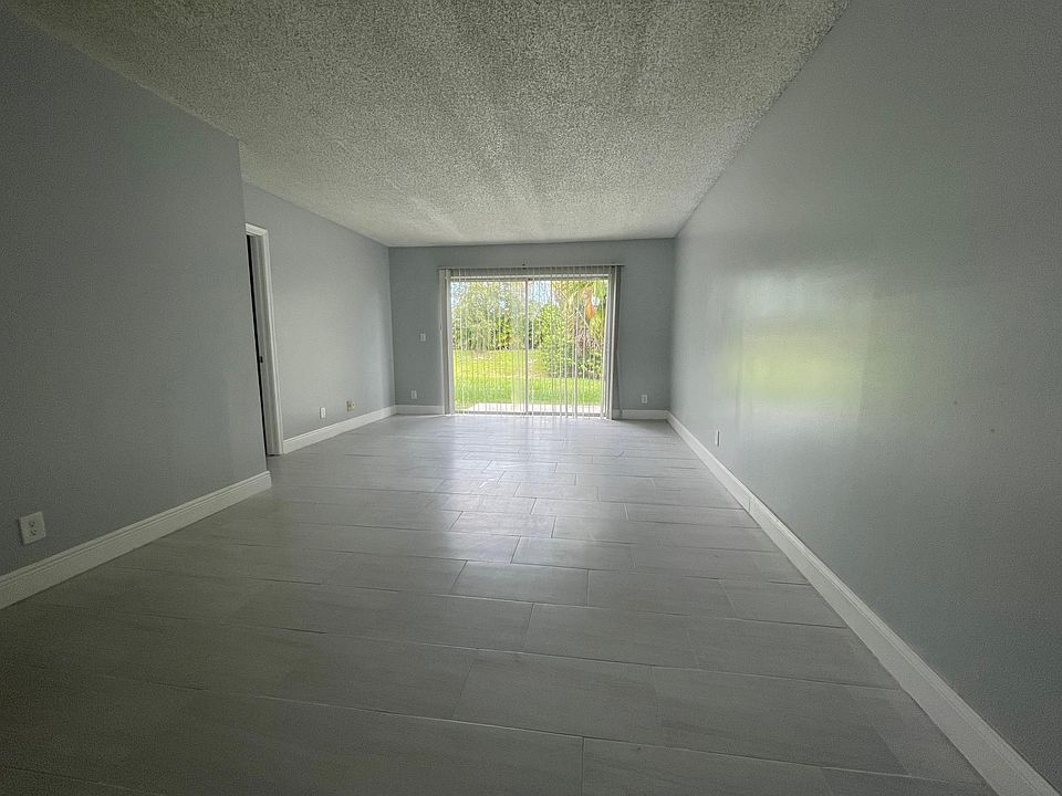 1st image of 10169 Twin Lakes Dr #33