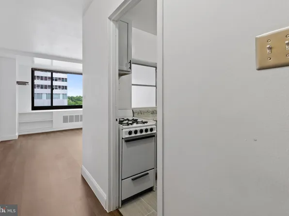 1021 Arlington Blvd APT 609, Arlington, VA 22209