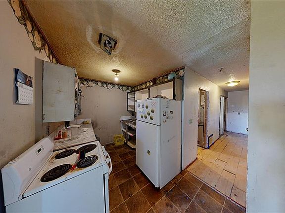 4th image of 1633 RETALLACK STREET