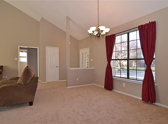 2nd image of 2006 Oakbluff Dr