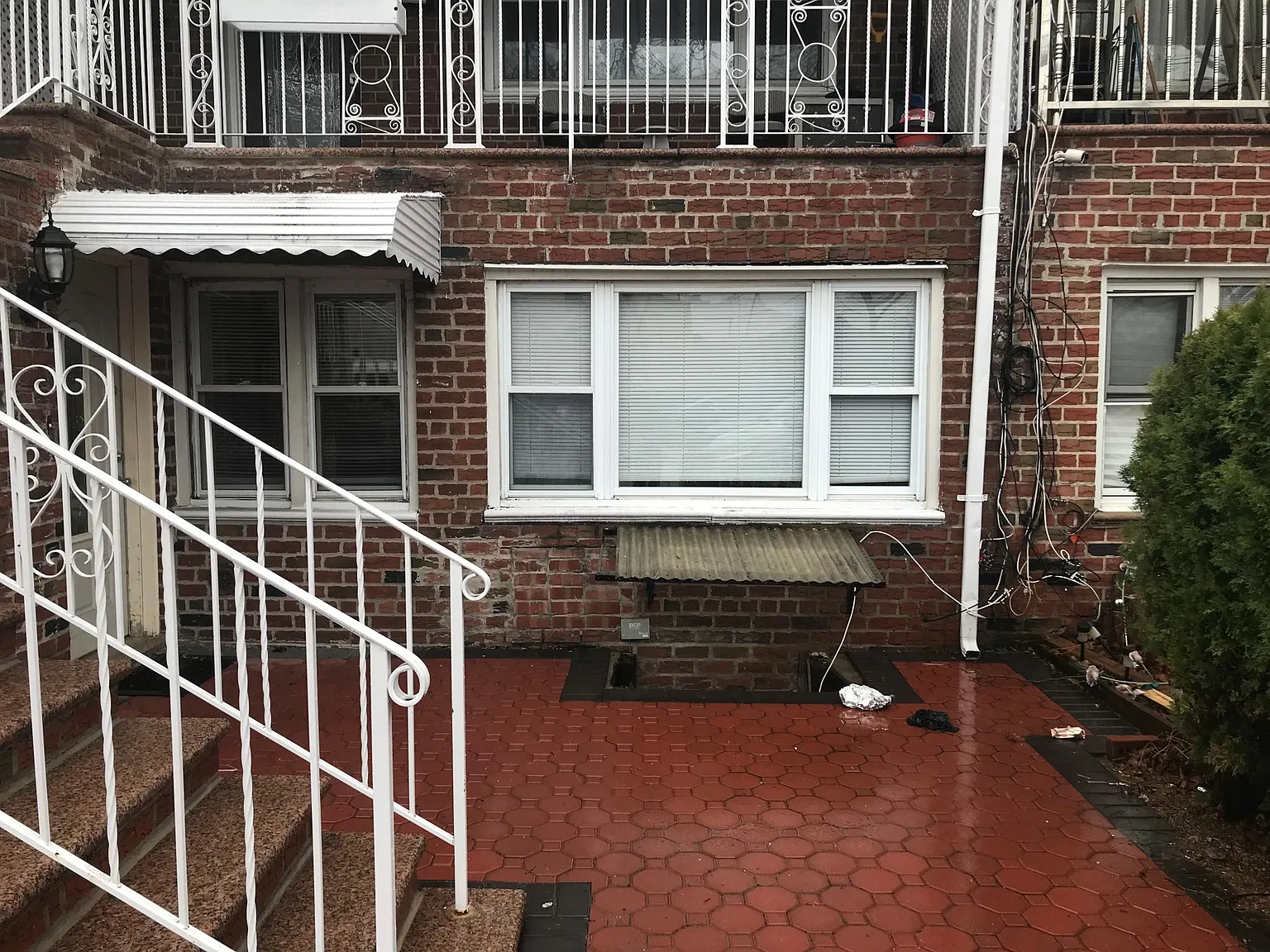2 bed, 2440 sqft, $2,450 — Photo 2