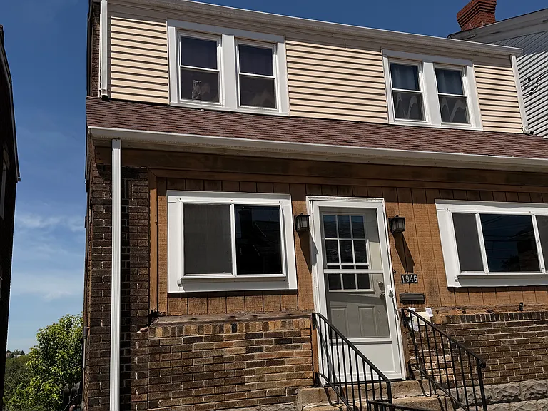 1946 Pioneer Ave — Photo 1