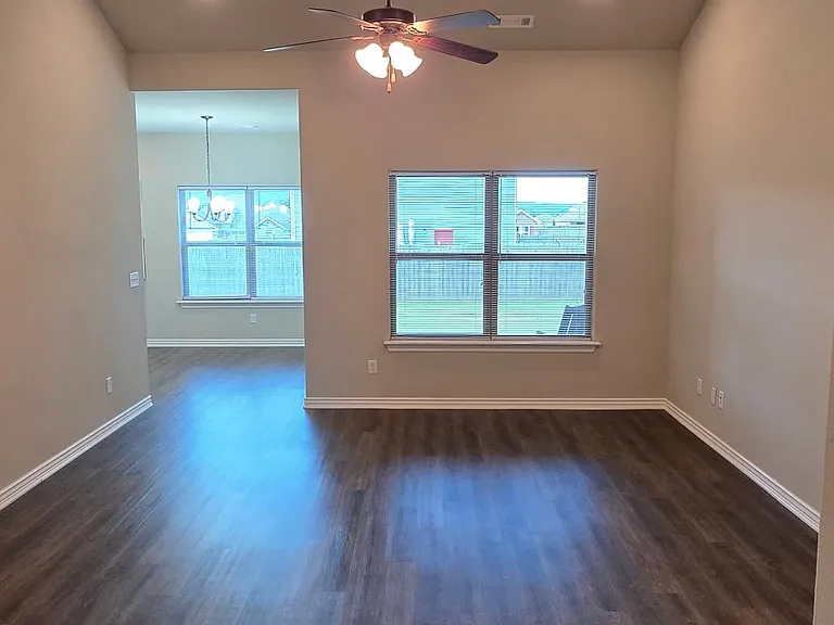 1441 General Parson Dr — Photo 2