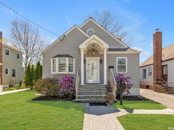 723 Wilson Street, Franklin Square, NY 11010