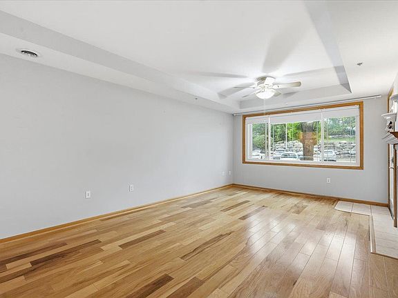 4th image of 3001 Stratton Way #105
