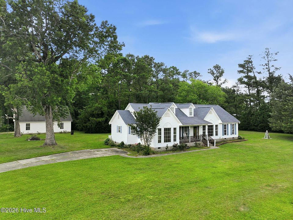 1st image of 225 Godfrey Boulevard