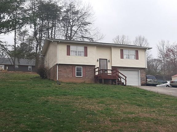 3rd image of 1112 Johnnie Bud Ln