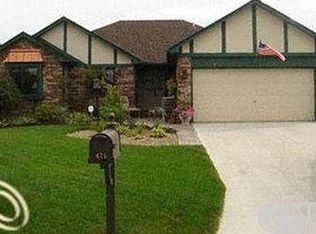 675 Parkland Dr, Rochester Hills, MI 48307