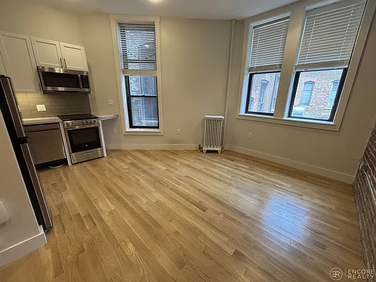 57 Longwood Ave #3 — Photo 2
