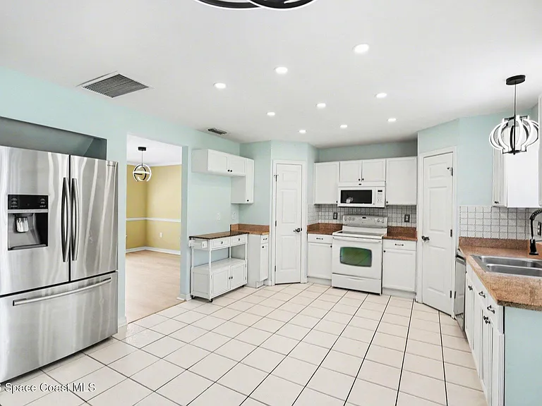 1640 Vista Lake Cir — Photo 4