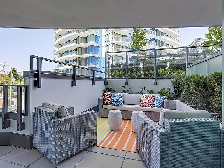 8189 Cambie St #2605 — Photo 16
