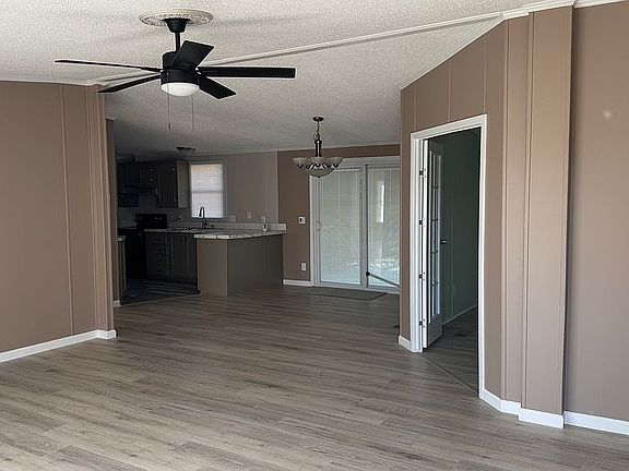 4th image of 211 Glenwood Dr