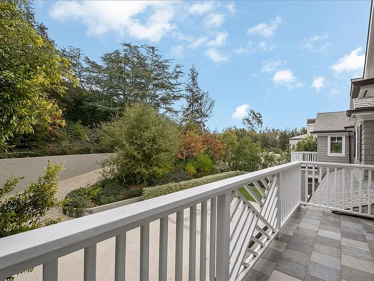 117 S Burlingame Ave — Photo 3