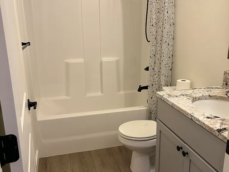 422 Jarrett Ave — Photo 24