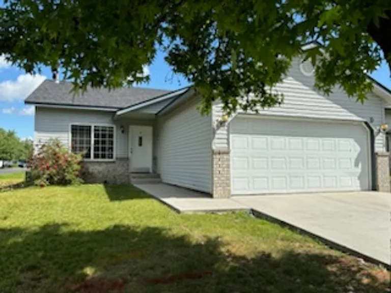2581 W Grenoble Ln — Photo 2