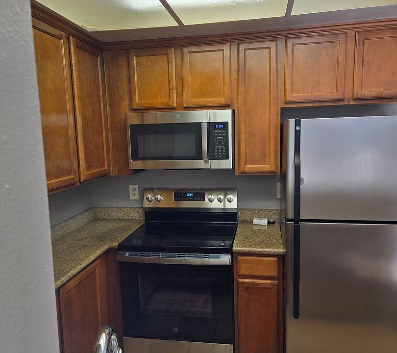 1st image of 432 Edgehill Ln Unit 37
