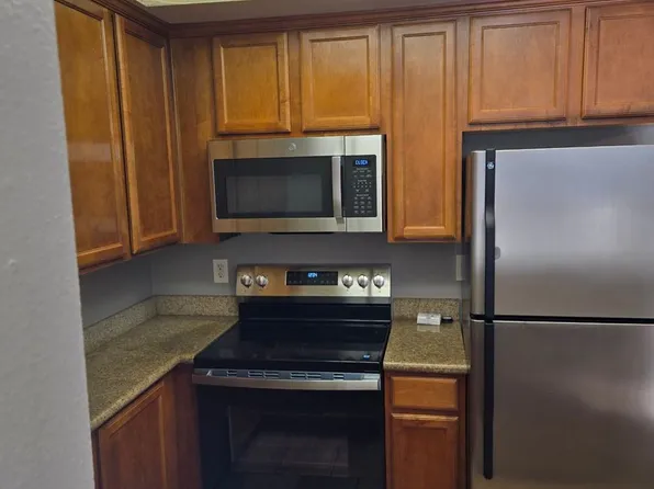 432 Edgehill Ln, Oceanside, CA