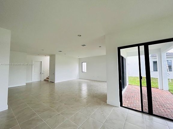 5th image of 5032 Frattina St #0