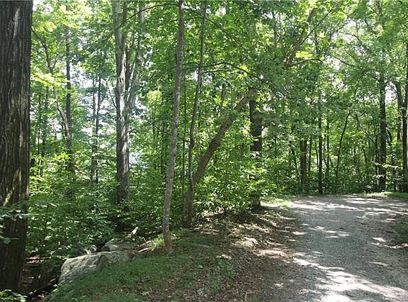 5th image of 215 Big Rock Ln