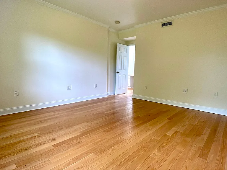 85 Thornton Rd #85 — Photo 11