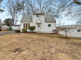 180 Crestwood St, Chicopee, MA 01020