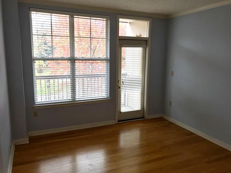 405 W 7th St #306 — Photo 5