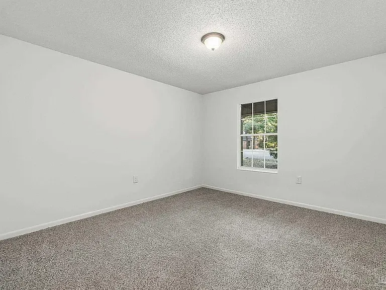 910 Whisperwood Ln S — Photo 27