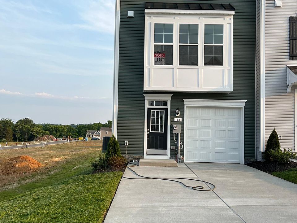 1st image of 118 Mossdale Blvd