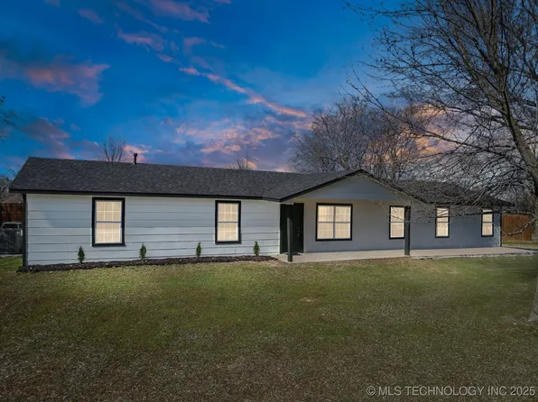 10182 E 530th Rd, Claremore, OK 74019