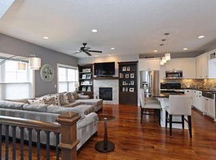 20155 Holister Ln, Lakeville, MN 55044