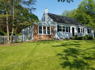 16 Montgomery Ave, Rocky Hill, NJ 08553
