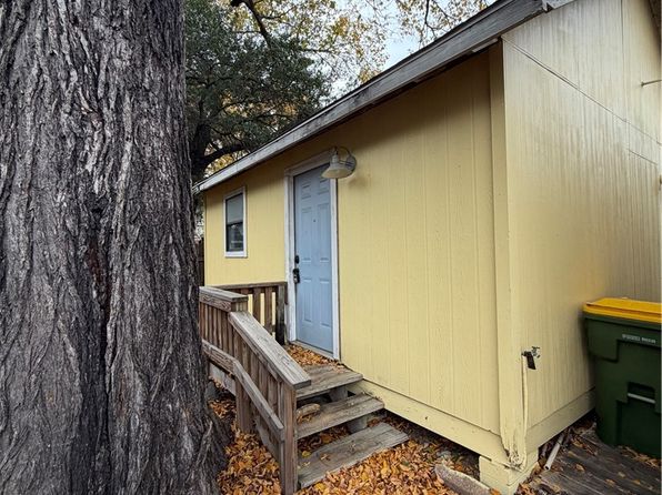 1207 S Magnolia St #B