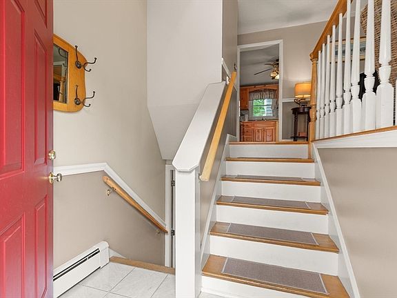 4th image of 15 W Meadow Dr
