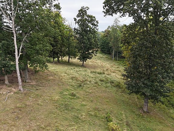2nd image of 999 Chestnut Grove Rd