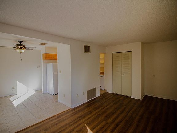 2nd image of 1705 Heatheridge Rd Unit E201