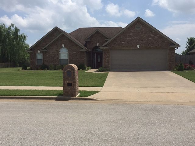 1st image of 606 Hat Creek Ln