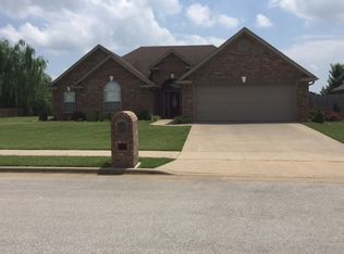 606 Hat Creek Ln, Siloam Springs, AR 72761