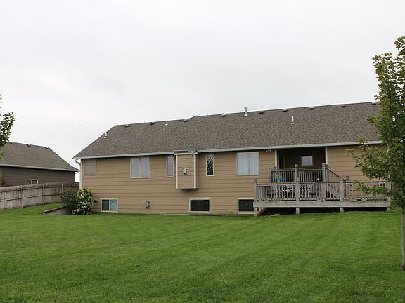 3rd image of 427 N Chelsee Ct