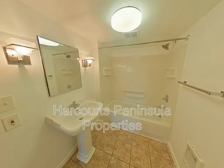 1011 Rainier Ave — Photo 8