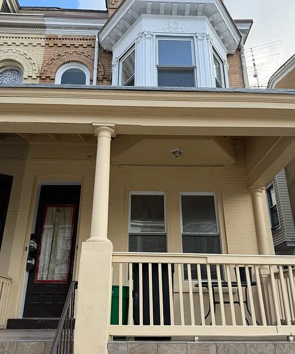 19 S Madison St #1