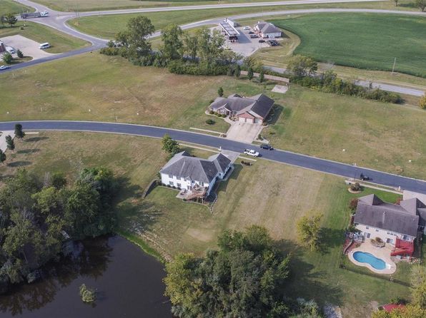 2812 Scenic Lake Dr, New Athens, IL 62264