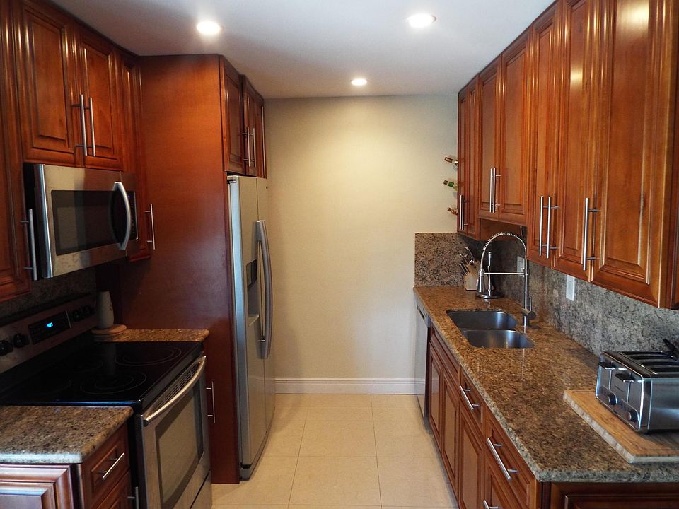 1st image of 420 SW 80th Ave