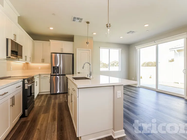 1704 Taylor Ave — Photo 3
