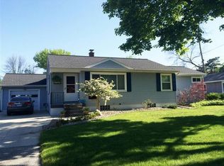 1102 E McDonnell St, Essexville, MI